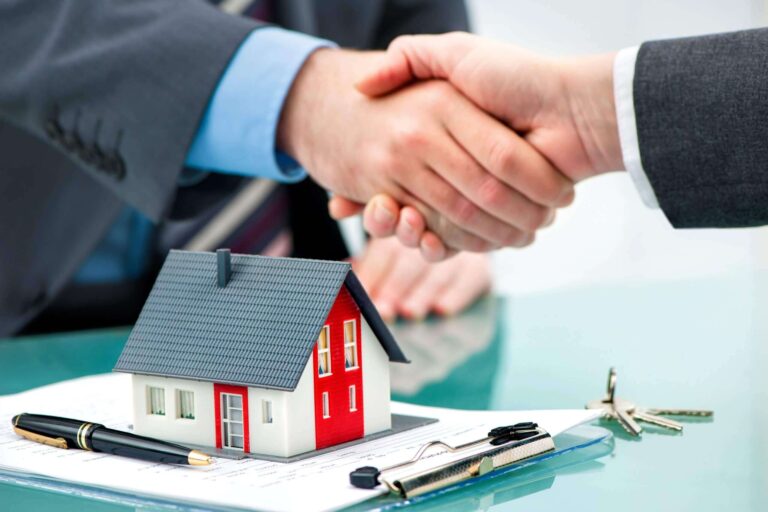 How Building Lawyers Help Navigate Residential Construction Disputes