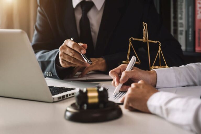 conveyancing lawyers Why Landlords May Need a Financial Advisor Elwood Before Expanding a Property Portfolio
